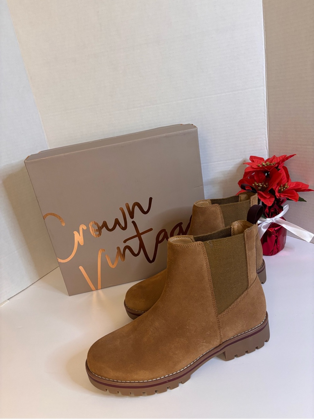 Crown Vintage Tan Suede Chelsea Boots Women's Size 8.5 NIB Brand New - Picture 6 of 8